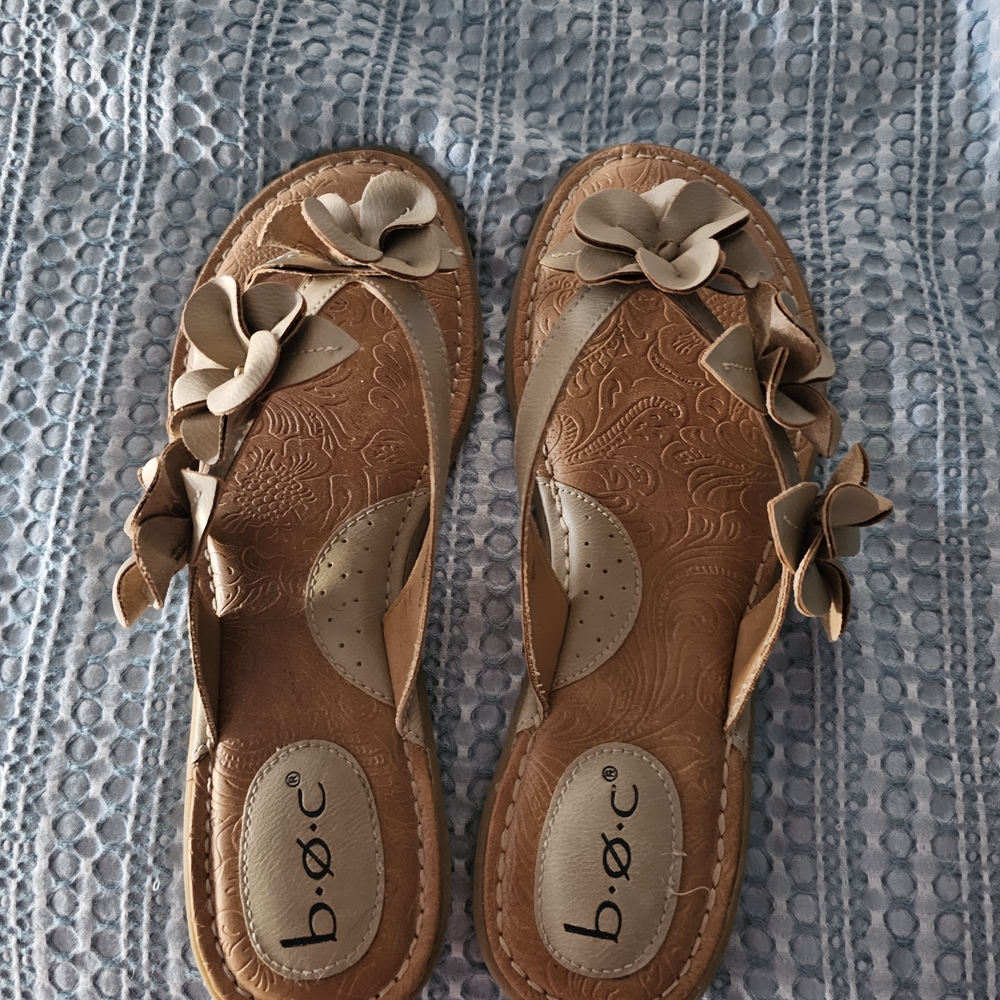 b.o.c Tan Floral Women's Sandals